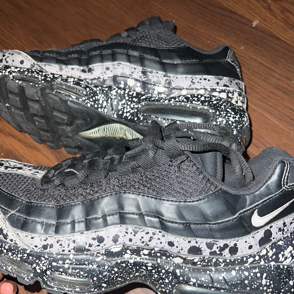black nike air max , worn a few times but still in good condition